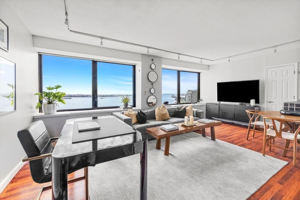 65 East India Row, Waterfront