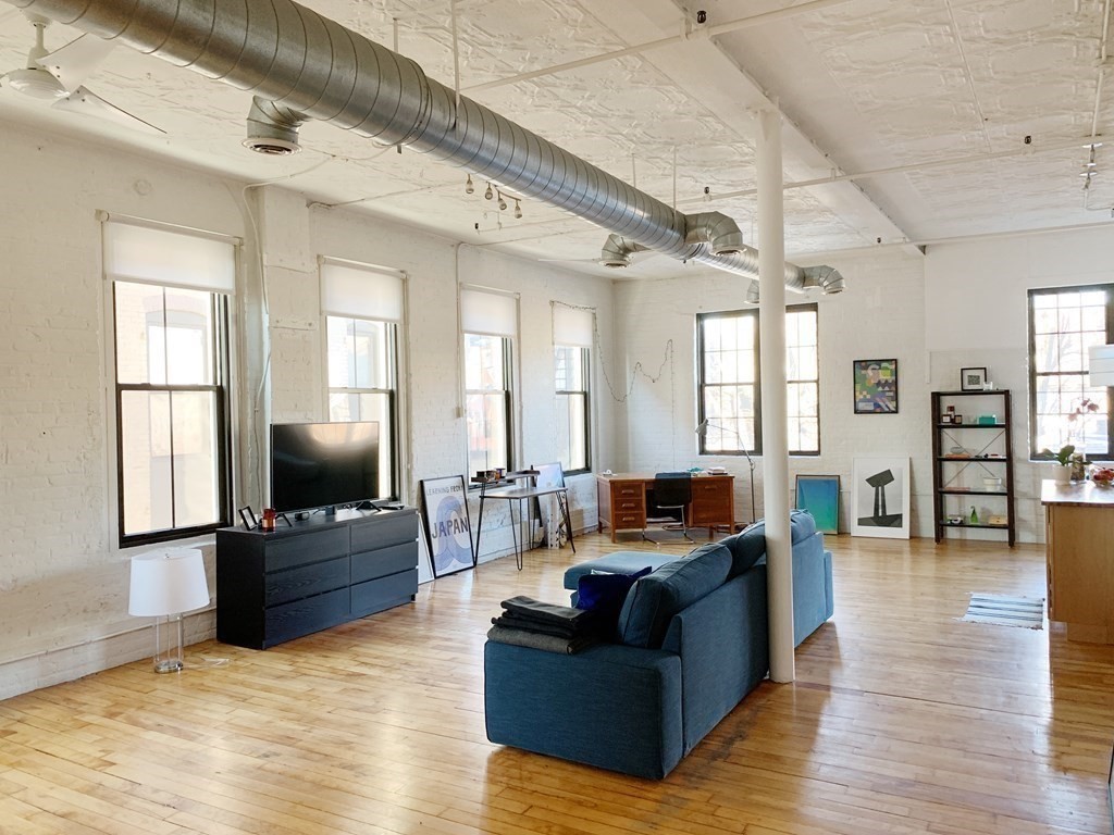 1 bed, 1 bath apartment for rent at 10 Williams St Unit 24, Roxbury — photo 2 of 26