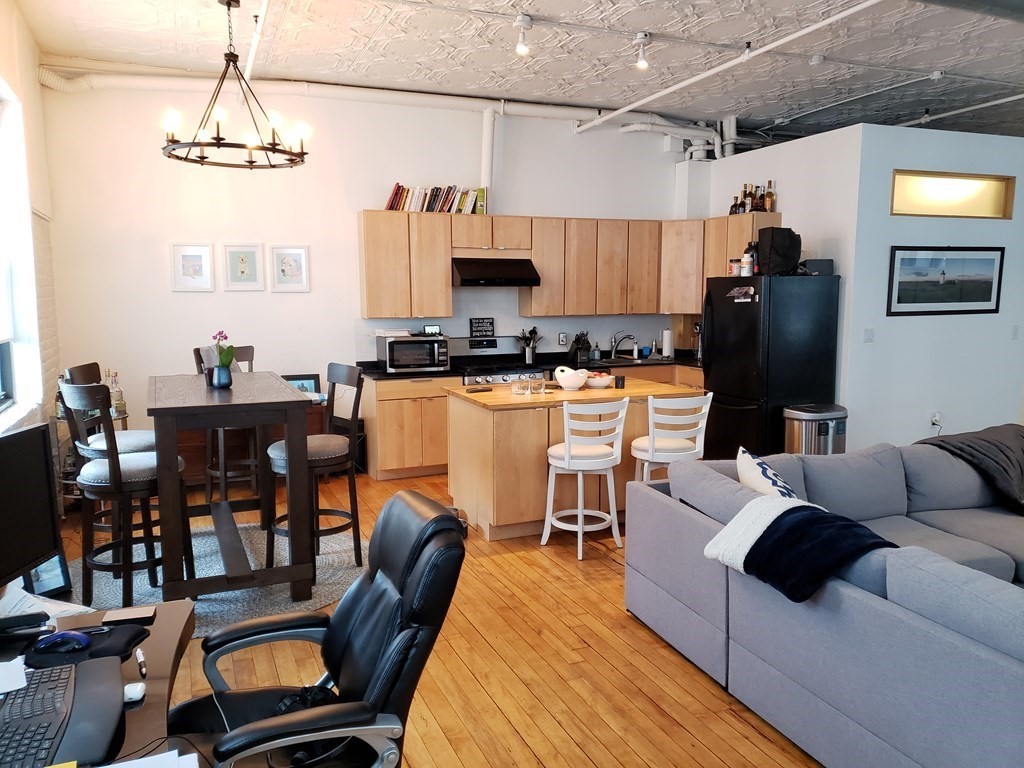 1 bed, 1 bath apartment for rent at 10 Williams St Unit 24, Roxbury — photo 3 of 26