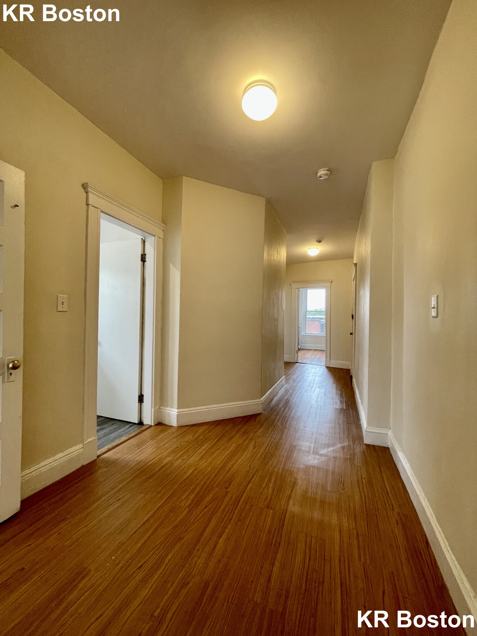 3 split bed, 1 bath apartment for rent at 11 Mount Hood Rd Unit 005, Brighton — photo 2 of 6