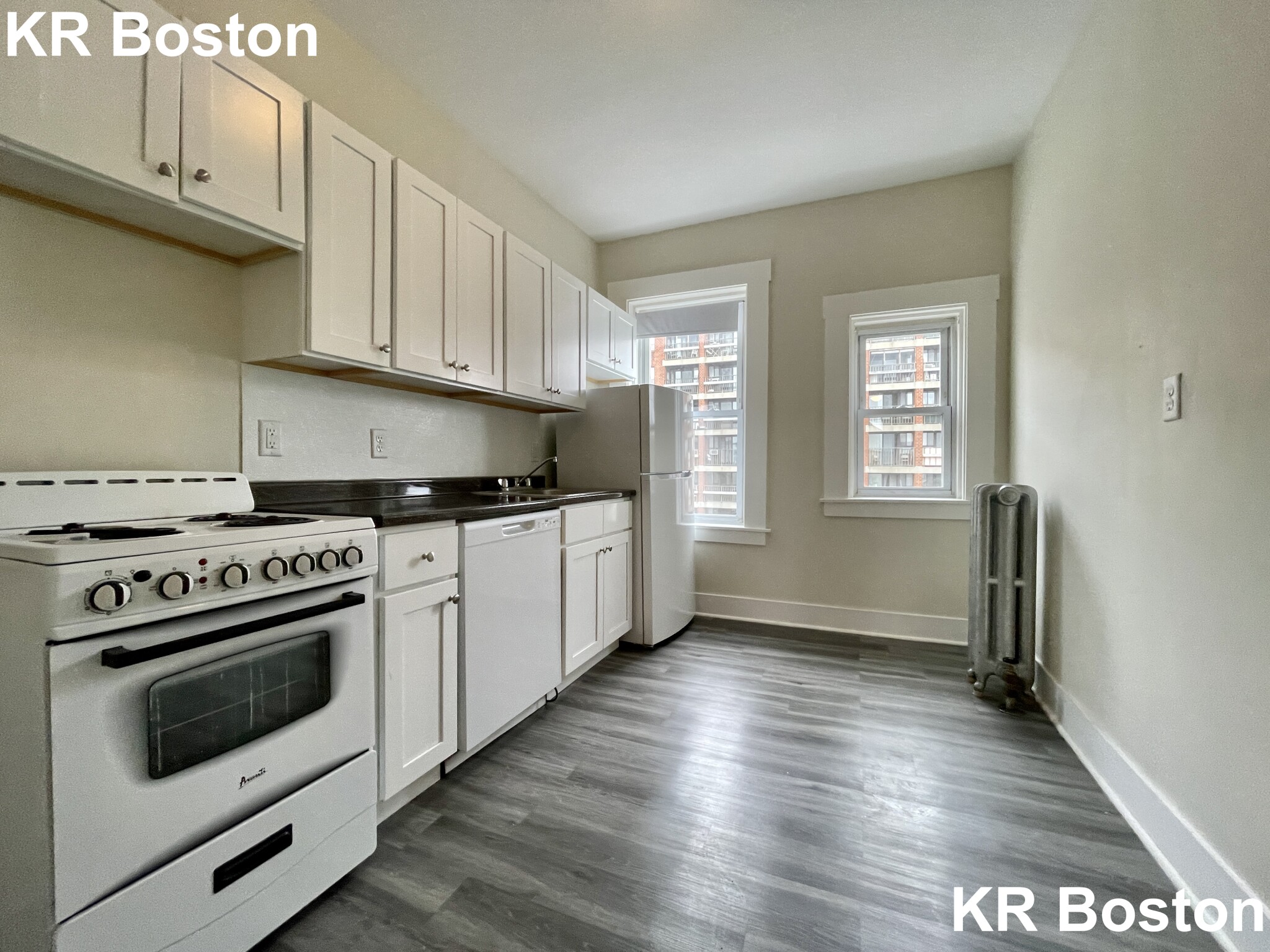 3 split bed, 1 bath apartment for rent at 11 Mount Hood Rd Unit 005, Brighton — photo 4 of 6