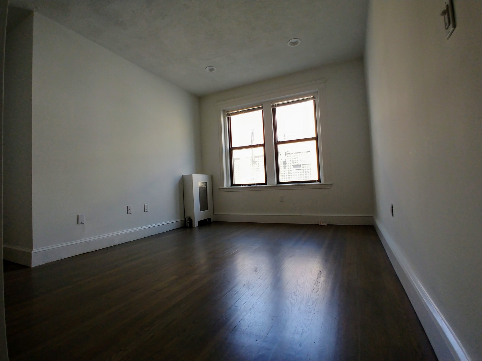 2 bed, 1 bath apartment for rent at 16 Peterborough St Unit 4, Fenway — photo 2 of 10