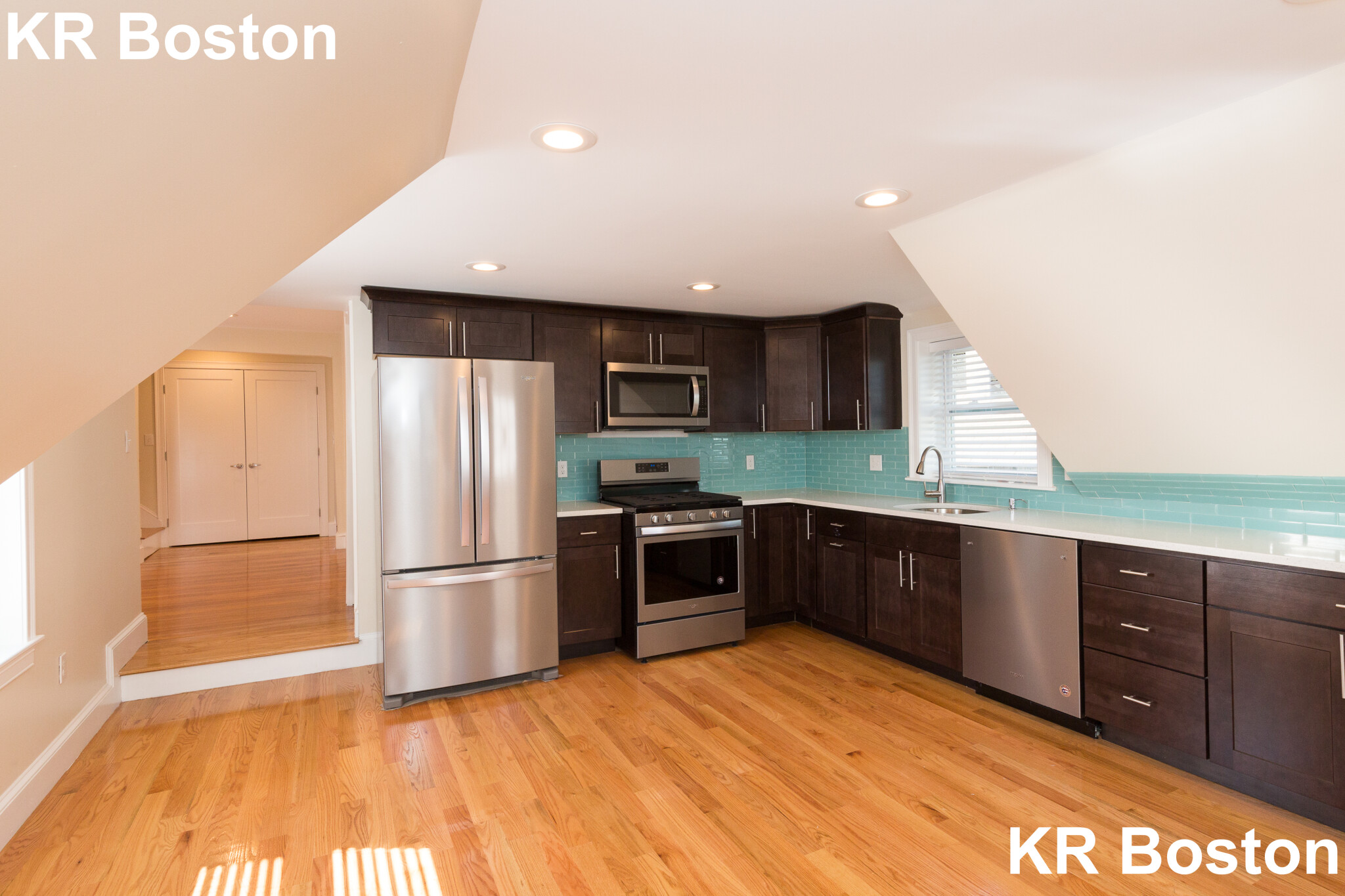 4 bed, 3 bath apartment for rent at 11 Rock Valley Ave, Everett — photo 1 of 8