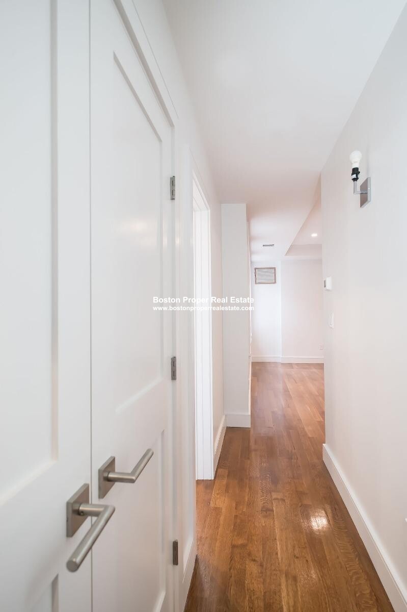 2 bed, 2 bath apartment for rent at 11 Temple St Unit 7, Beacon Hill — photo 12 of 20