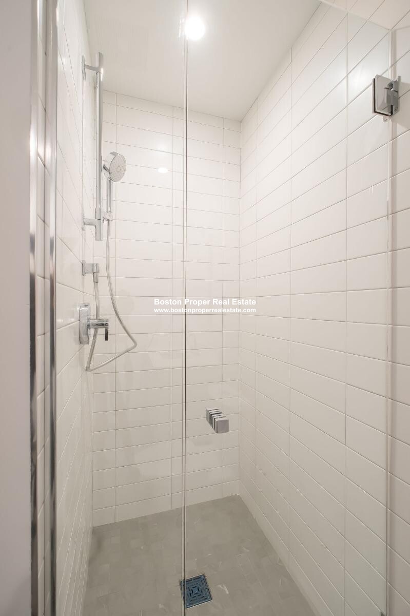 2 bed, 2 bath apartment for rent at 11 Temple St Unit 7, Beacon Hill — photo 13 of 20
