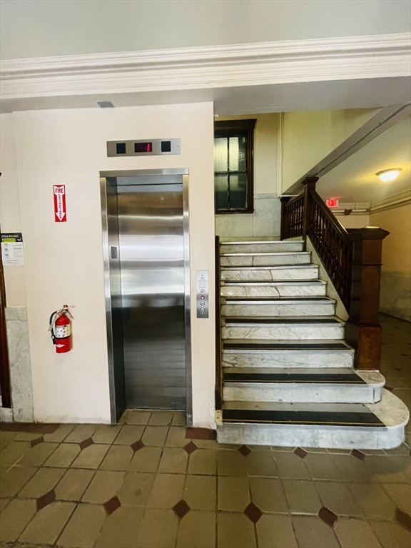 14 Palace Rd, Longwood