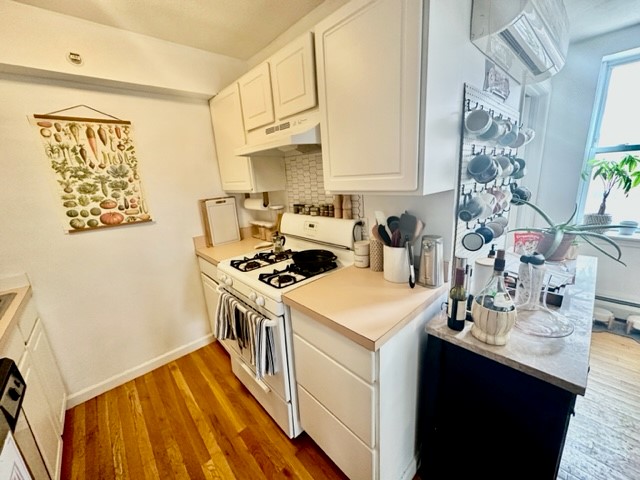 2 bed, 1 bath apartment for rent at 10 Harris St Unit 3, North End — photo 11 of 27