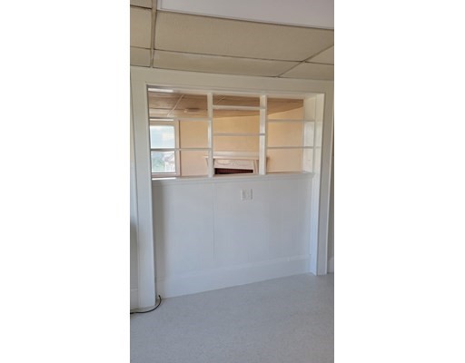 2 bed, 1 bath apartment for rent at 1589 Beacon St Unit 15, Brookline Hills — photo 2 of 2