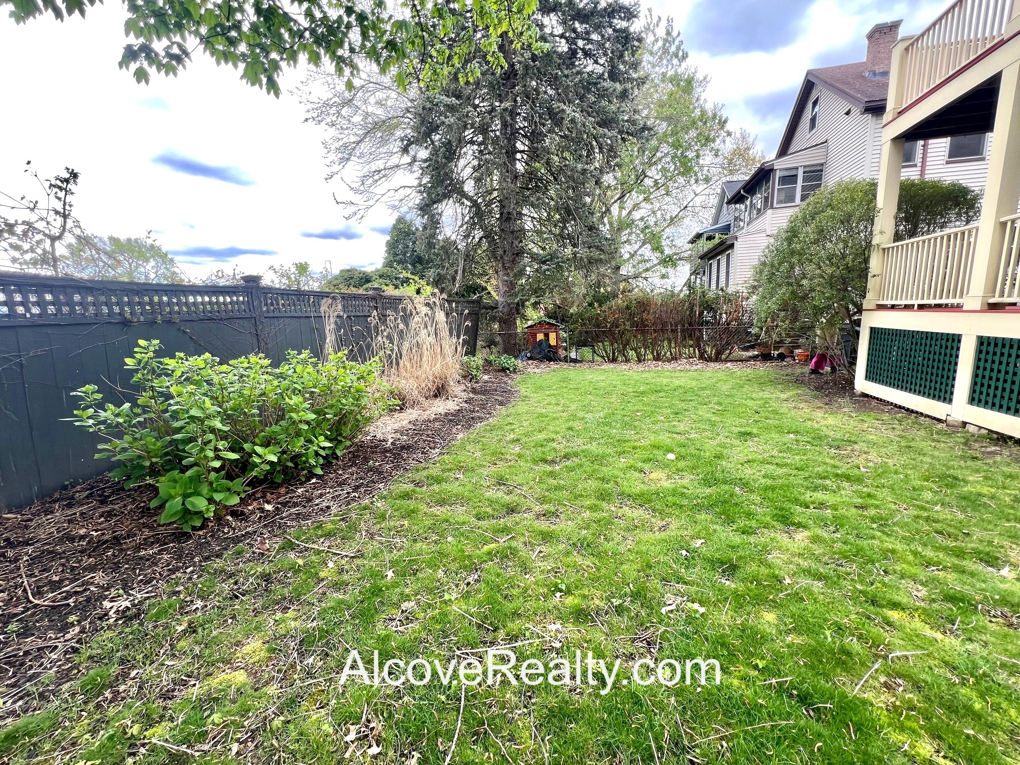 3 bed, 1 bath apartment for rent at 68 Endicott Ave Unit 1, Teele Square — photo 12 of 18