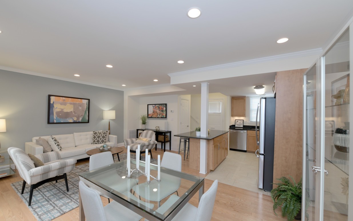 2 bed, 1.5 bath apartment for rent at 617 Vfw Pkwy Unit ., Chestnut Hill — photo 12 of 39