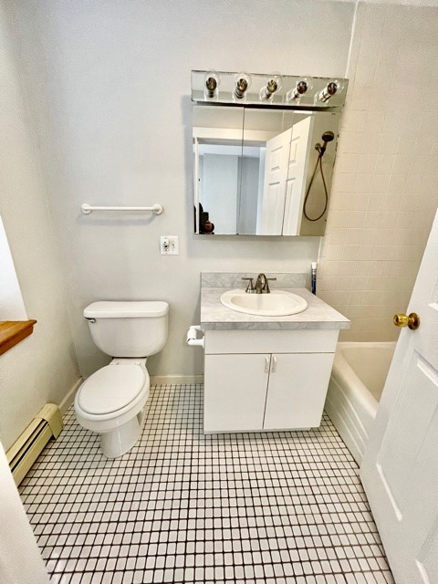 1.5 bed, 1 bath apartment for rent at 15 Thacher Ct Unit 2, North End — photo 12 of 13