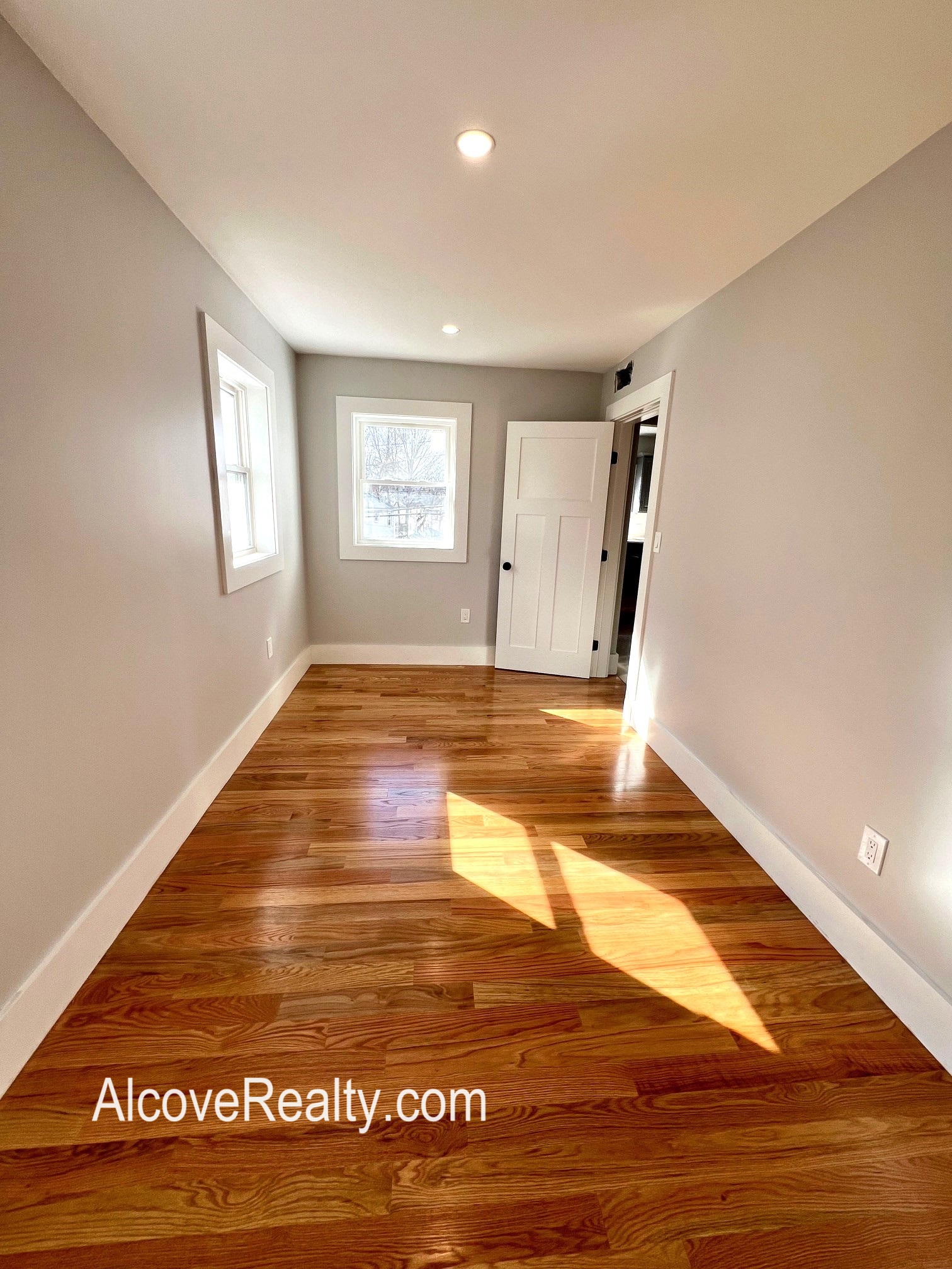 6 bed, 2 bath apartment for rent at 42 George St Unit 1, South Medford — photo 11 of 12