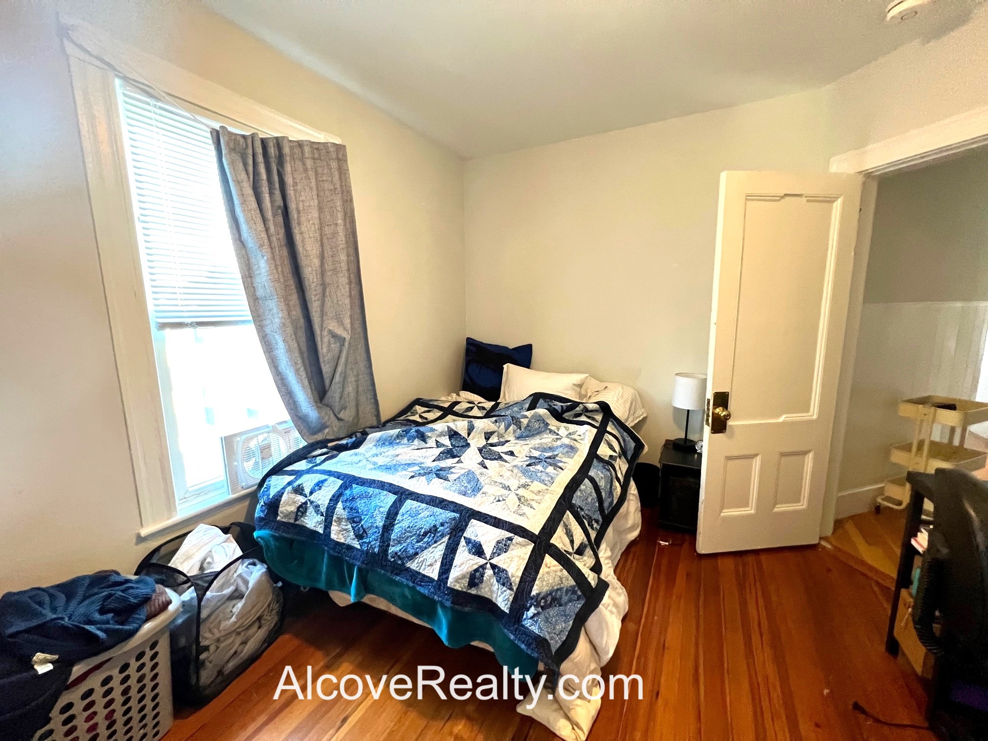 4 bed, 1 bath apartment for rent at 69 Davis Sq Unit 3, Davis Square — photo 11 of 18