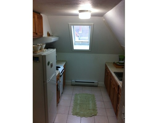 1 bed, 1 bath apartment for rent at 59 Surrey St Unit 3, Brighton — photo 12 of 23