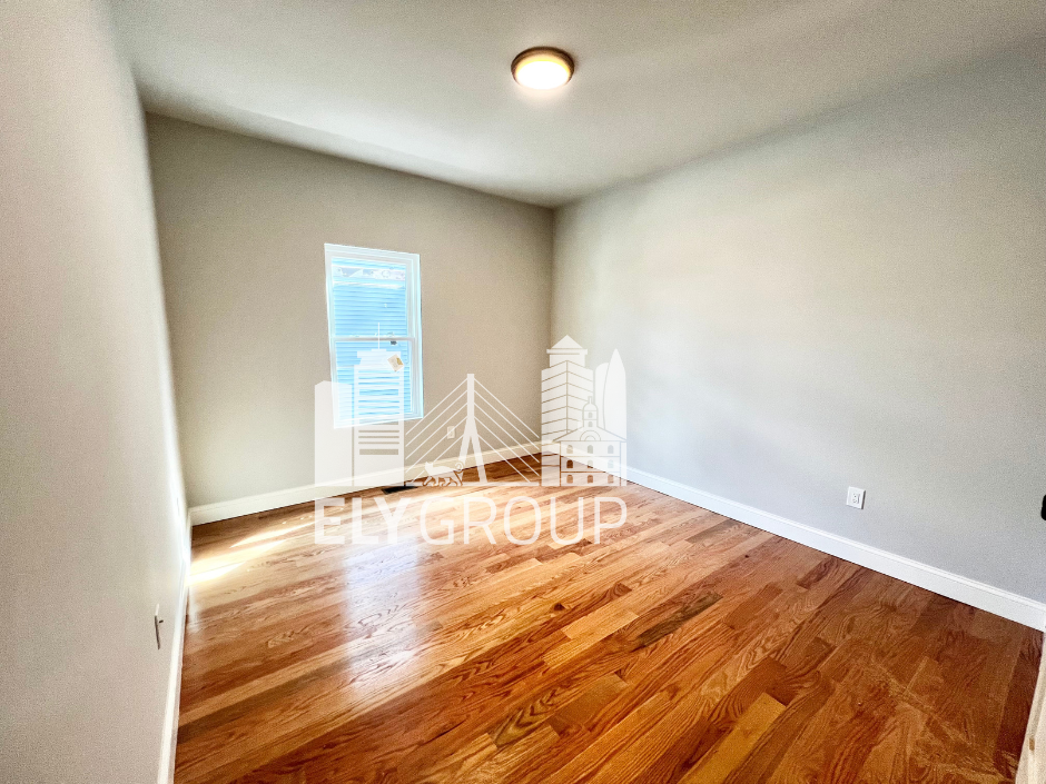 4 bed, 2 bath apartment for rent at 31 Lincoln St Unit 1, West Medford — photo 11 of 21