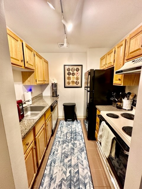 1 bed, 1 bath apartment for rent at 300 Commercial St Unit 601, North End — photo 11 of 25