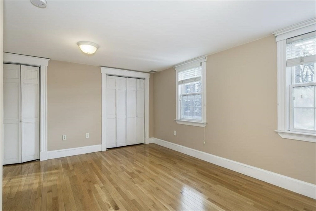 454 W 4th St, South Boston