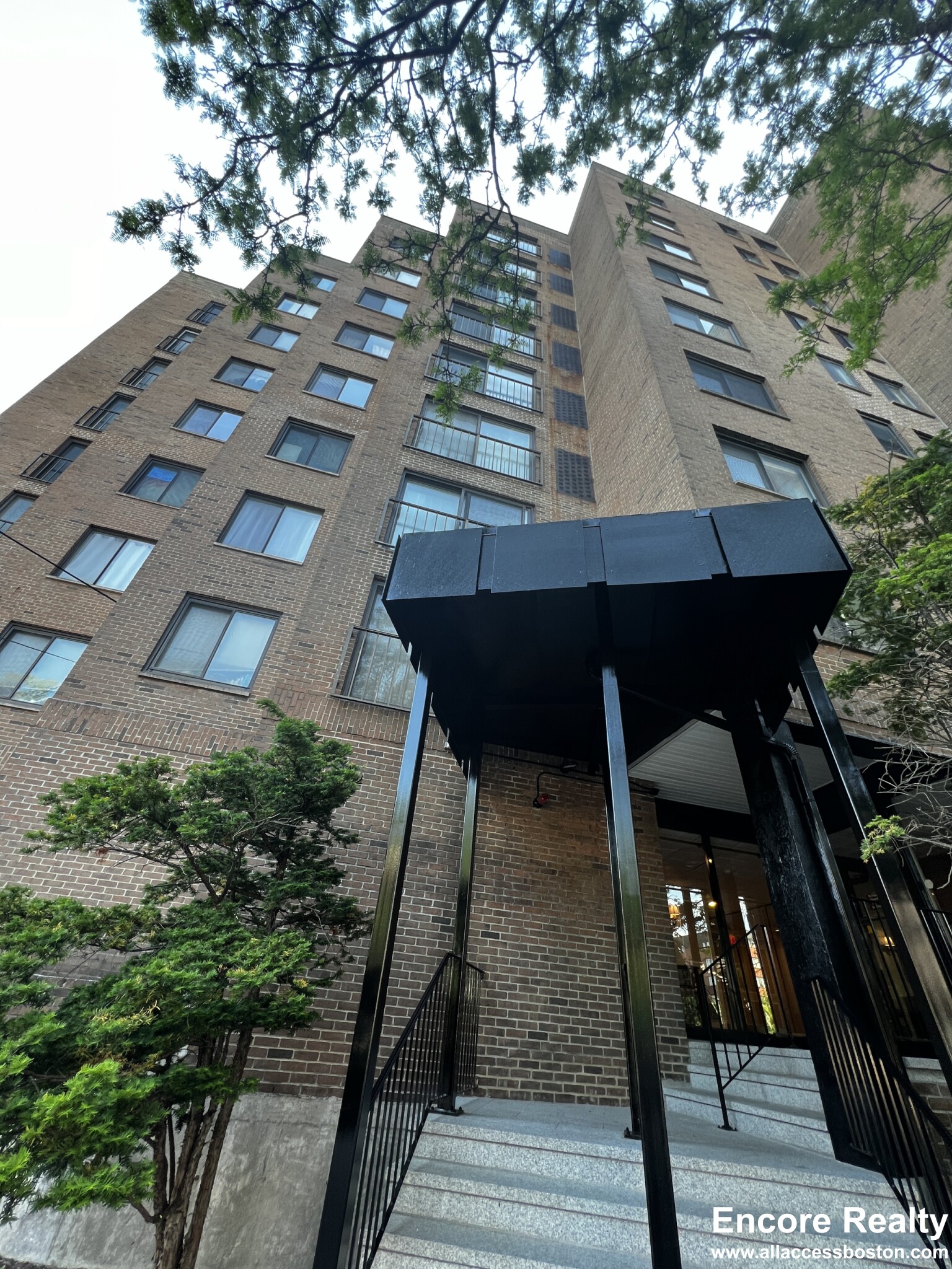 1243 Beacon St, Coolidge Corner