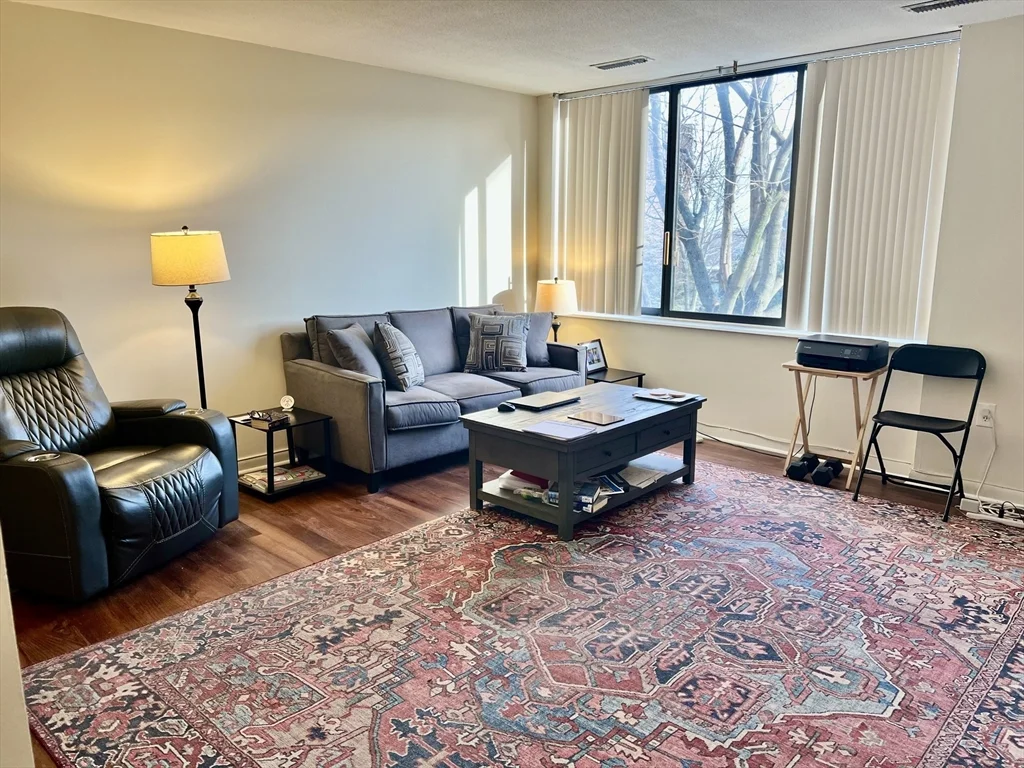 1006 Paradise Rd, Swampscott