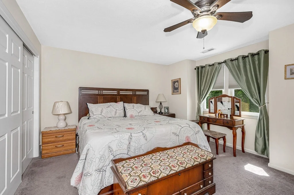 124 Tennis Plaza Rd, Dracut