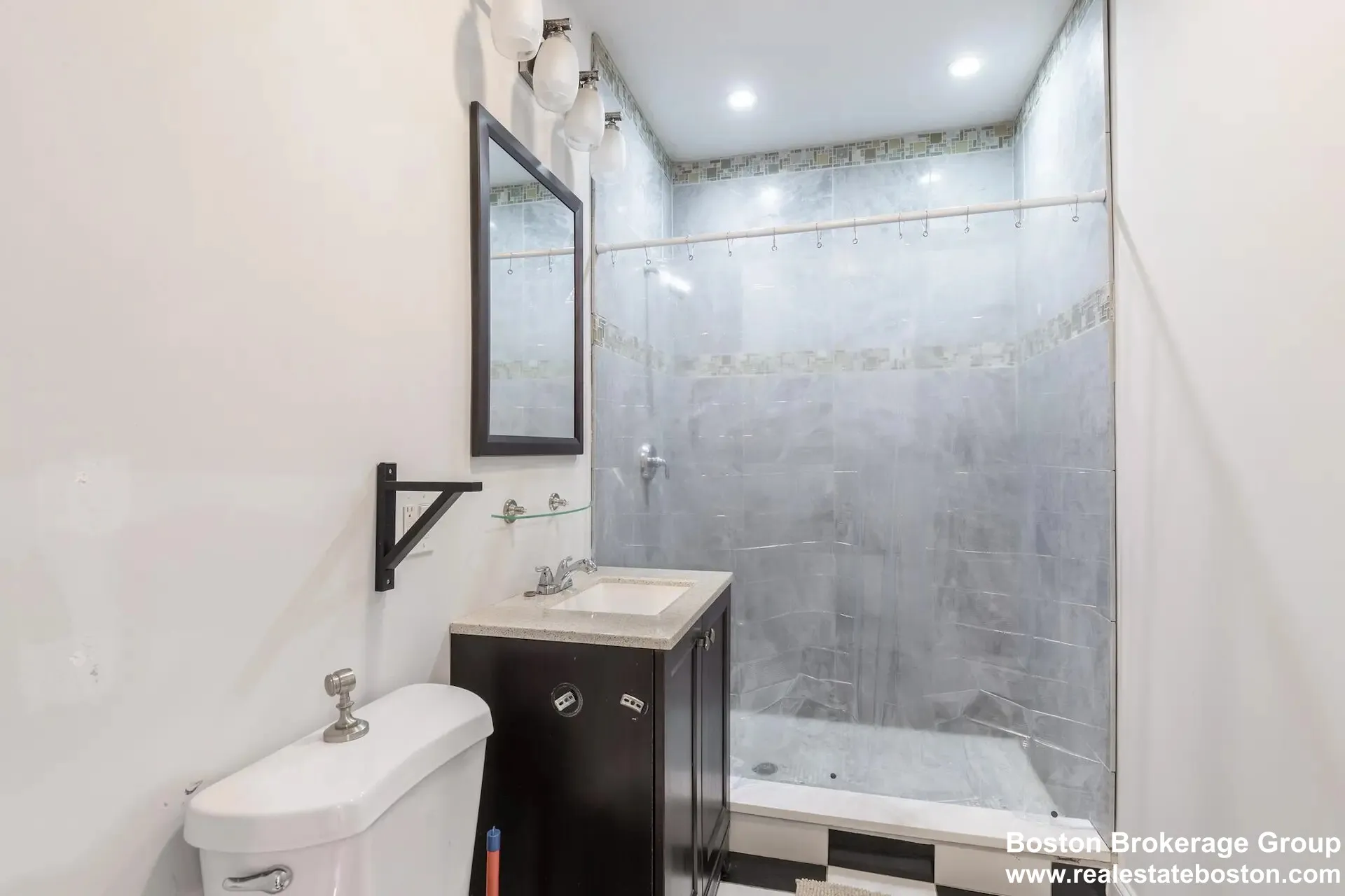 89 Cedar St, Roxbury