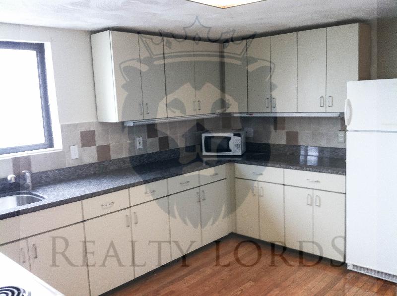 3 bed, 2 bath apartment for rent at 110 Commonwealth Ave Unit 714, Allston — photo 2 of 4