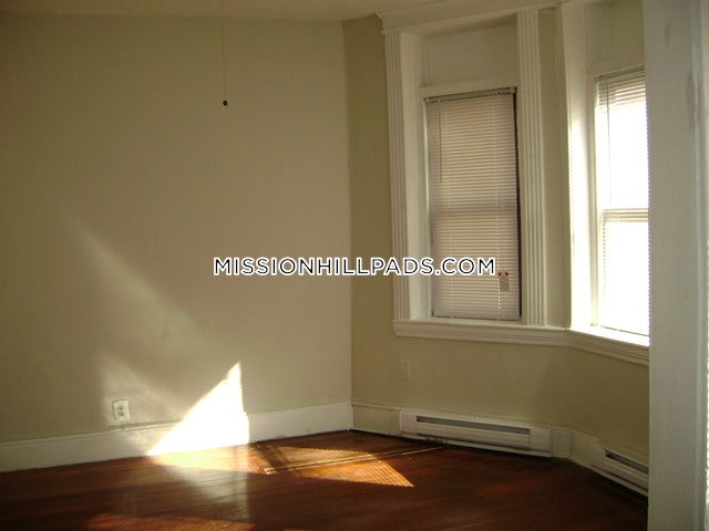 3 bed, 1 bath apartment for rent at 887 Huntington Ave Unit 2, Mission Hill — photo 1 of 15