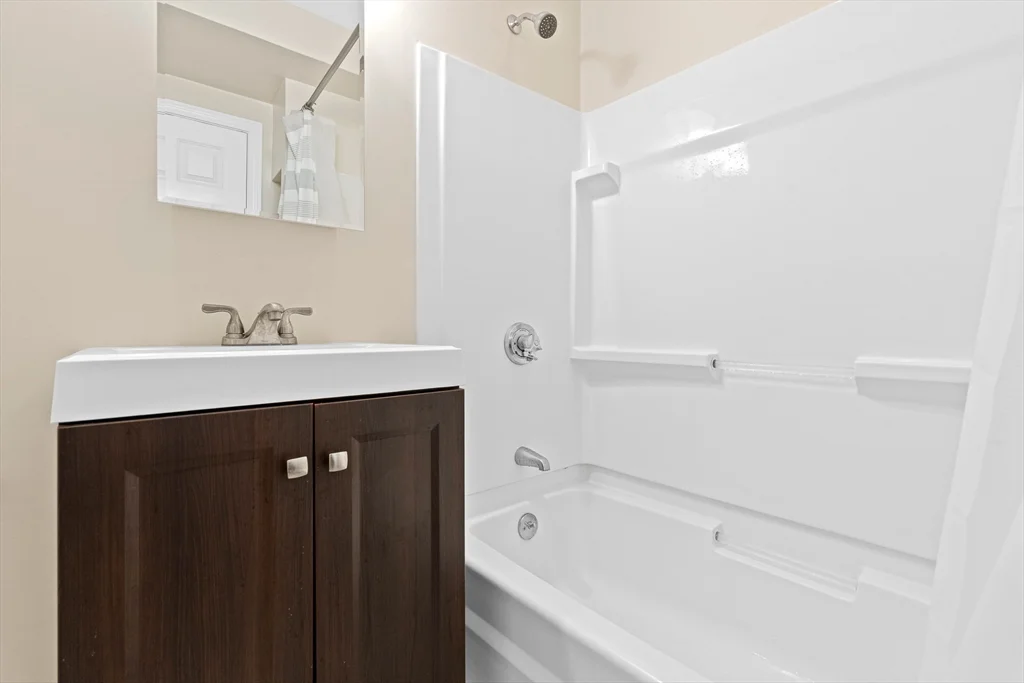 464 Hanover St, Waterfront