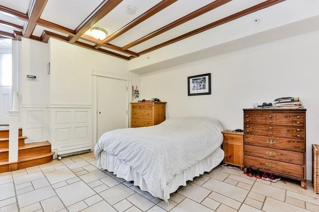 17 Bay State Rd, Fenway