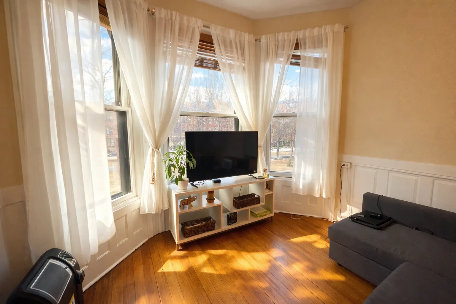 206 Commonwealth Ave, Back Bay