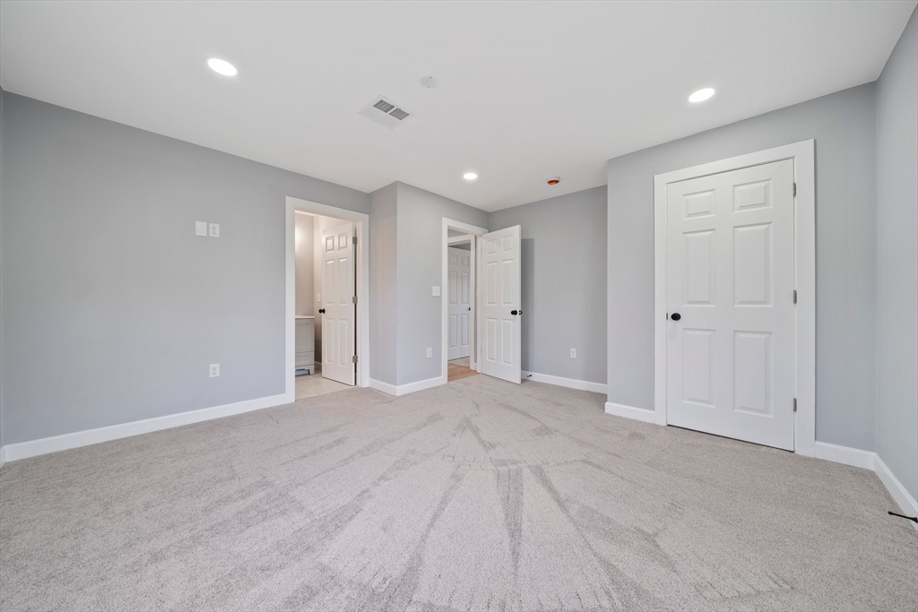 13 Broadway, Raynham Center