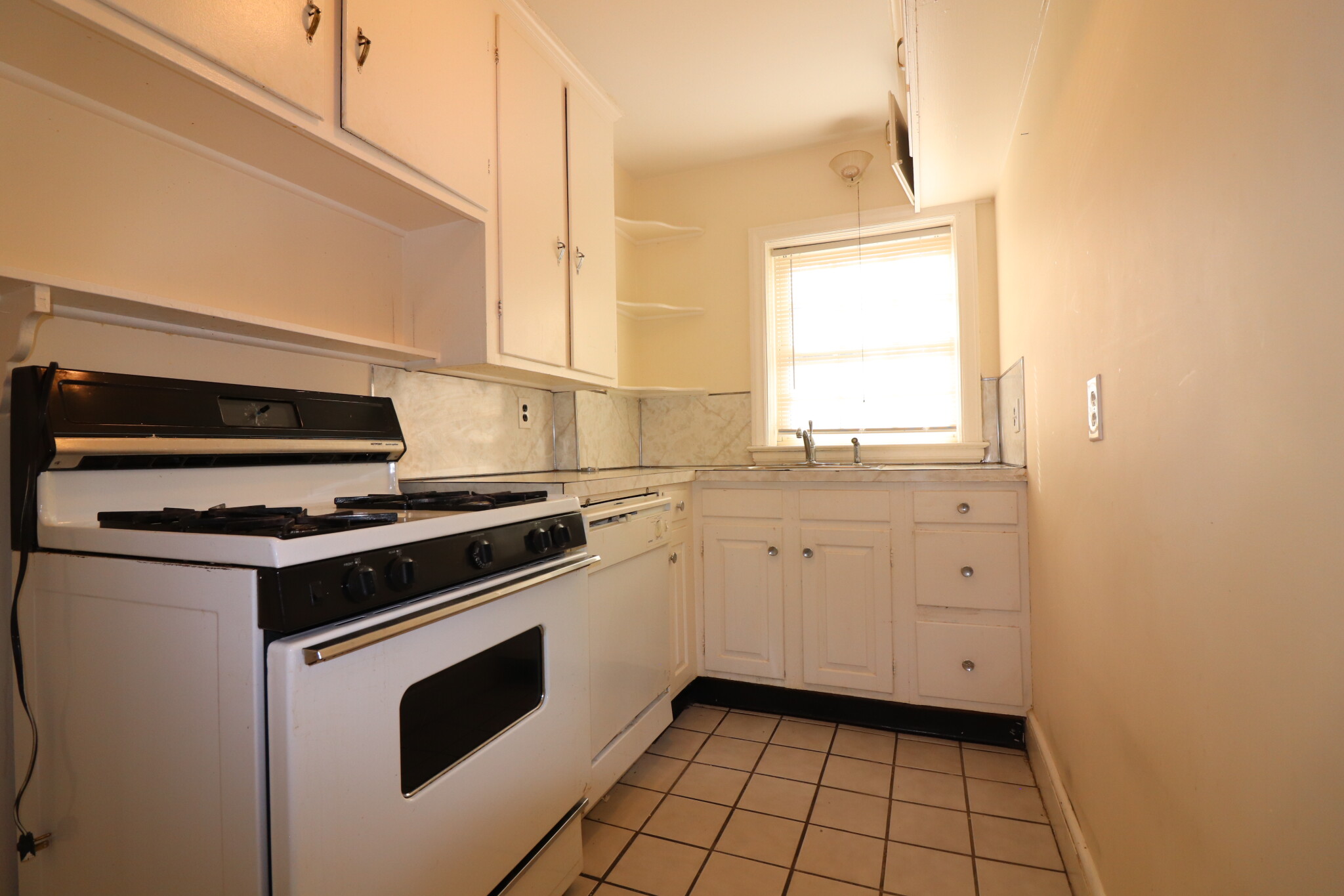 312 Washington St, Wellesley