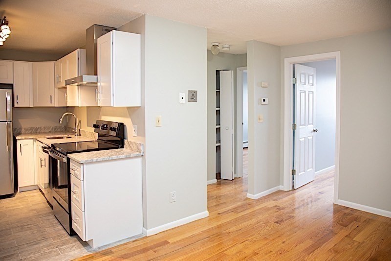 14 Murdock, Ball Square