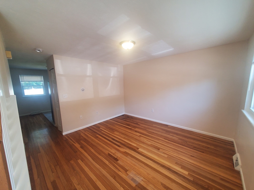 174 Pine St, Holbrook