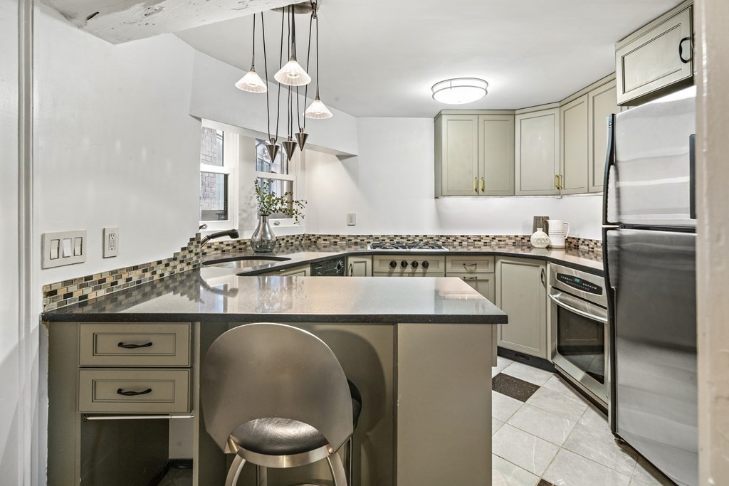 1 bed, 1 bath apartment for rent at 112 Pinckney St Unit 5, East Boston — photo 4 of 14