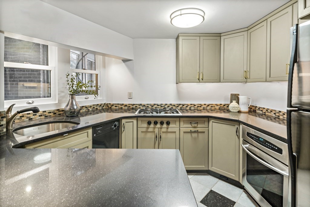 1 bed, 1 bath apartment for rent at 112 Pinckney St Unit 5, East Boston — photo 8 of 14