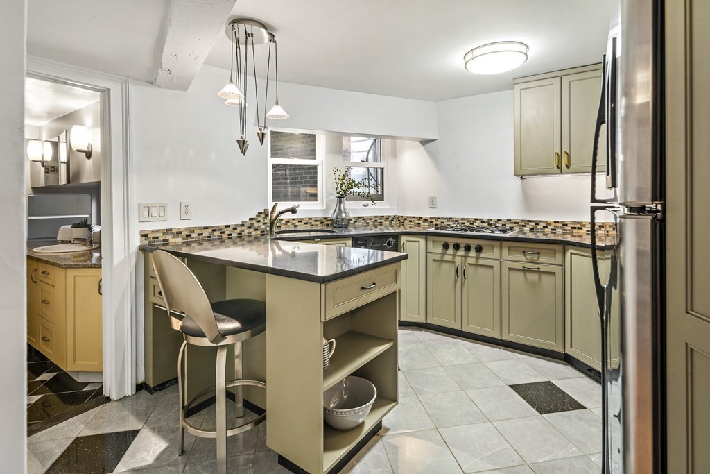 1 bed, 1 bath apartment for rent at 112 Pinckney St Unit 5, East Boston — photo 11 of 14