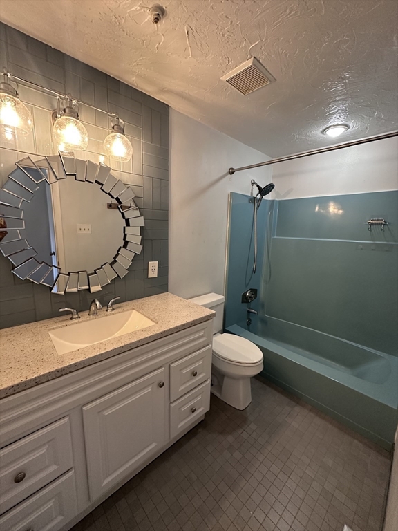 107 Erin Rd, Stoughton