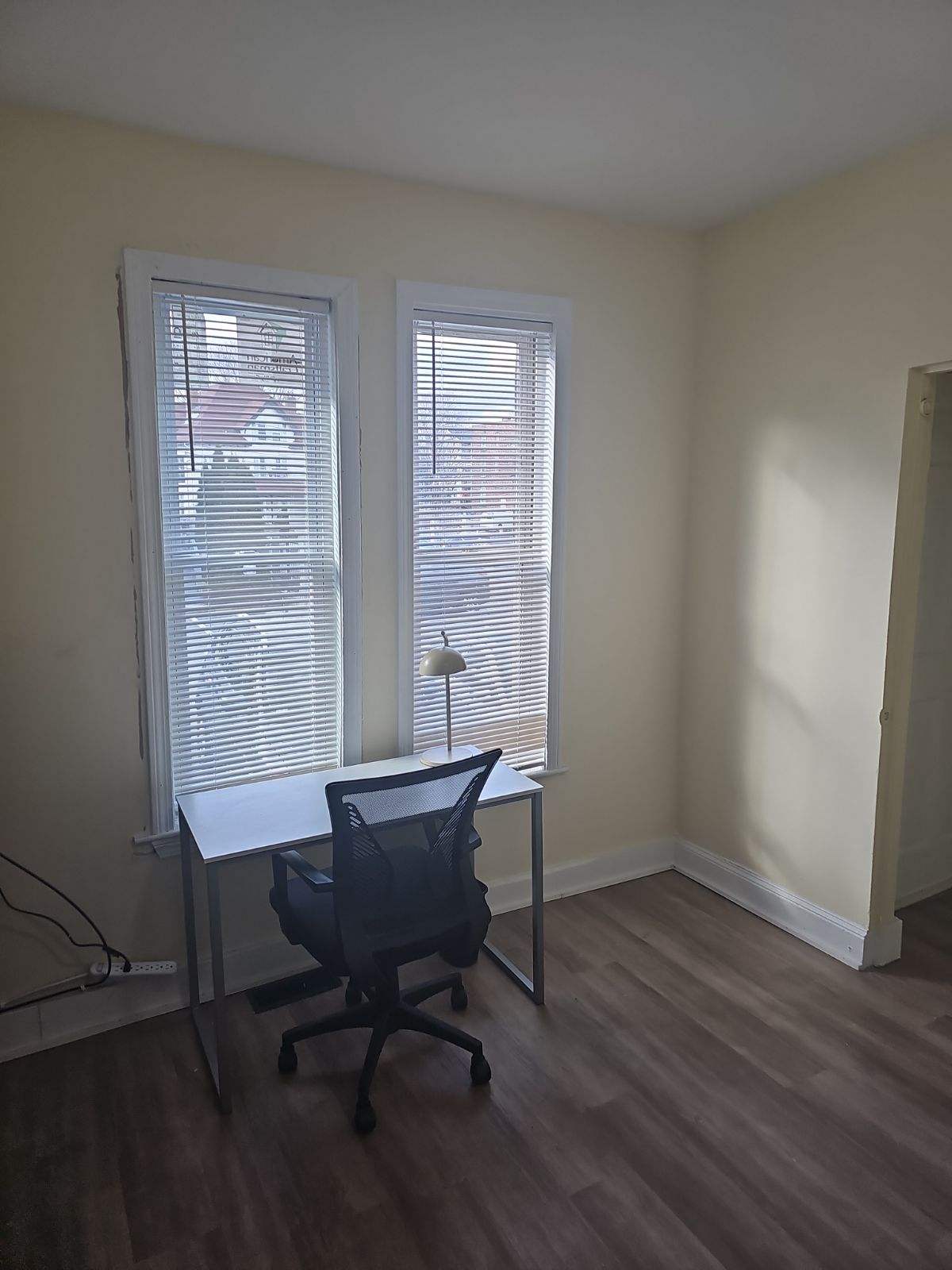 6 bed, 1 bath apartment for rent at 8 Pratt St Unit 1, Allston — photo 8 of 23