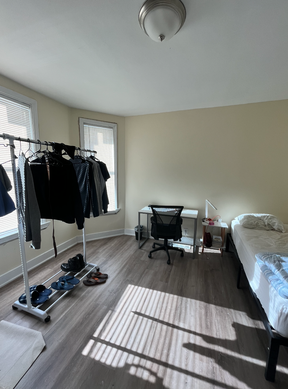 6 bed, 1 bath apartment for rent at 8 Pratt St Unit 1, Allston — photo 11 of 23