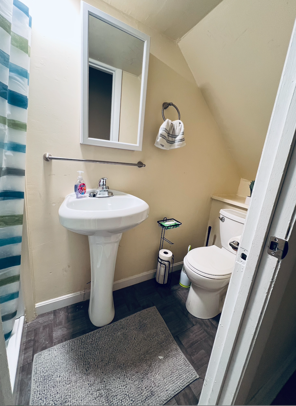 6 bed, 1 bath apartment for rent at 8 Pratt St Unit 1, Allston — photo 16 of 23