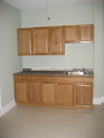 3 bed, 1 bath apartment for rent at 887 Huntington Ave Unit 2, Mission Hill — photo 7 of 15