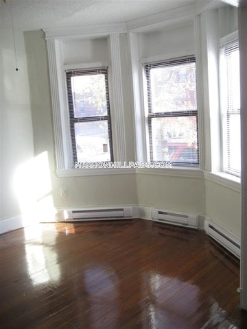 3 bed, 1 bath apartment for rent at 887 Huntington Ave Unit 2, Mission Hill — photo 15 of 15