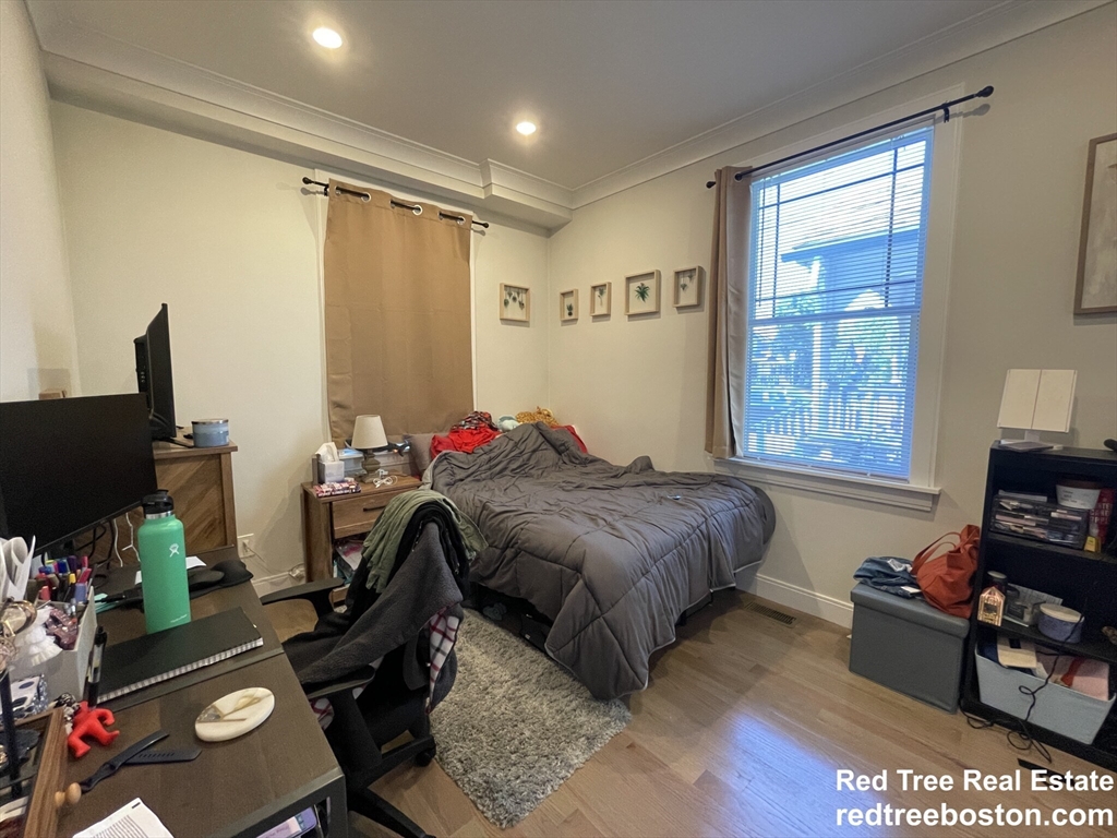 9 Mansfield St, Allston