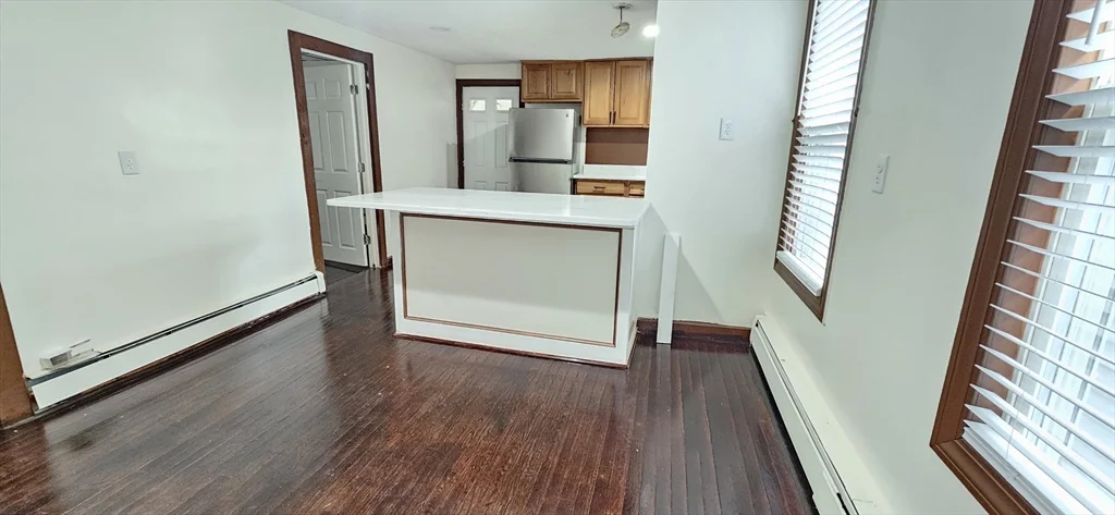 21 Central St, Whitman