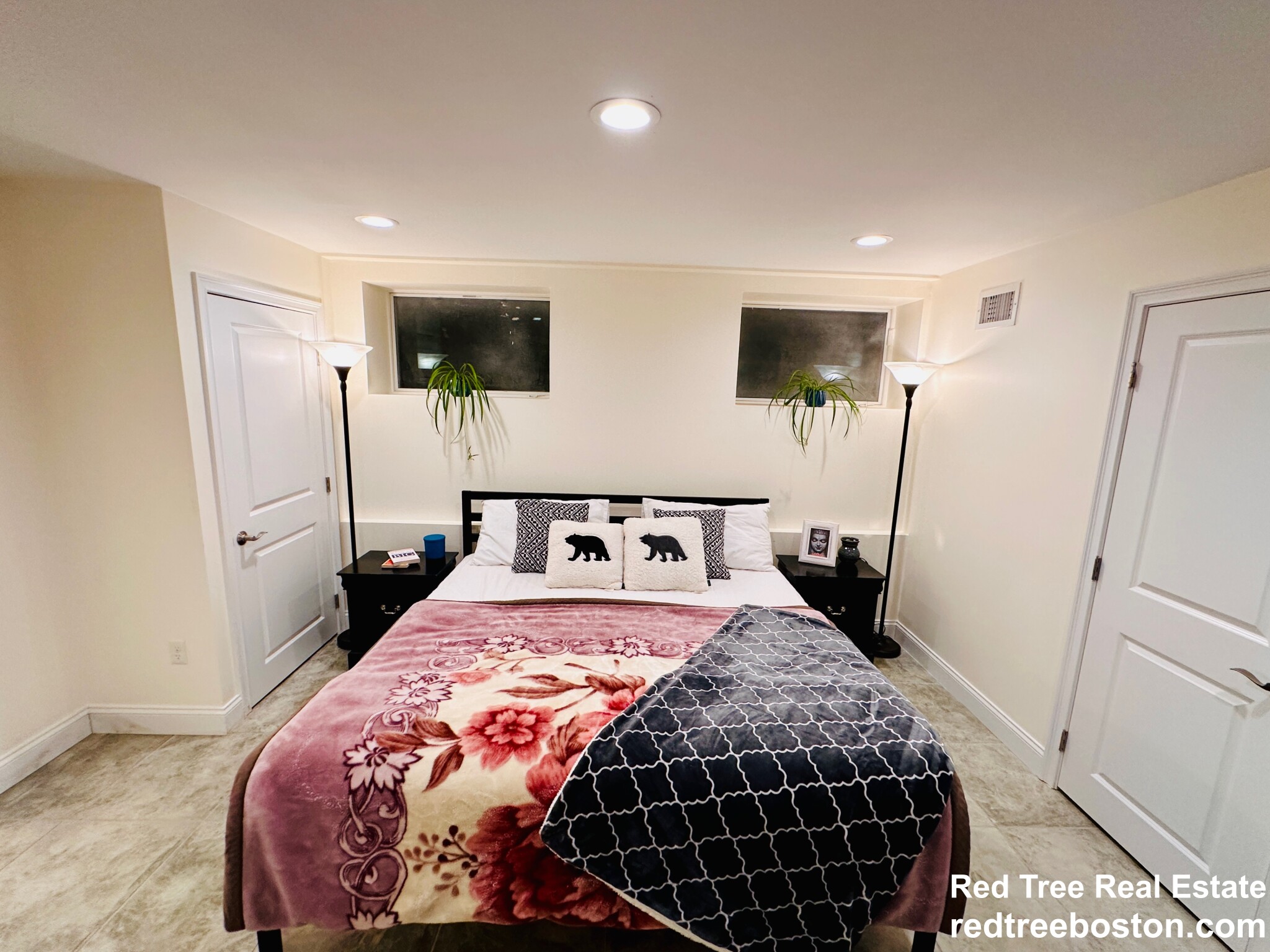 18 Senator Bolling Cir, Dorchester