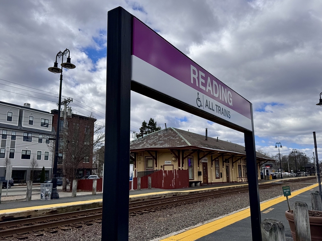 239 Main St, Reading