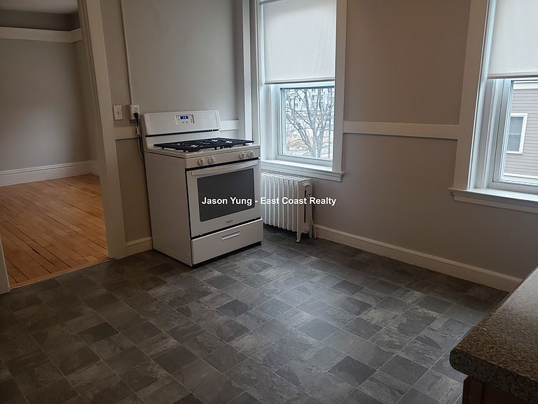 3 bed, 1 bath apartment for rent at 228 South St Unit 5A, Jamaica Plain — photo 11 of 18