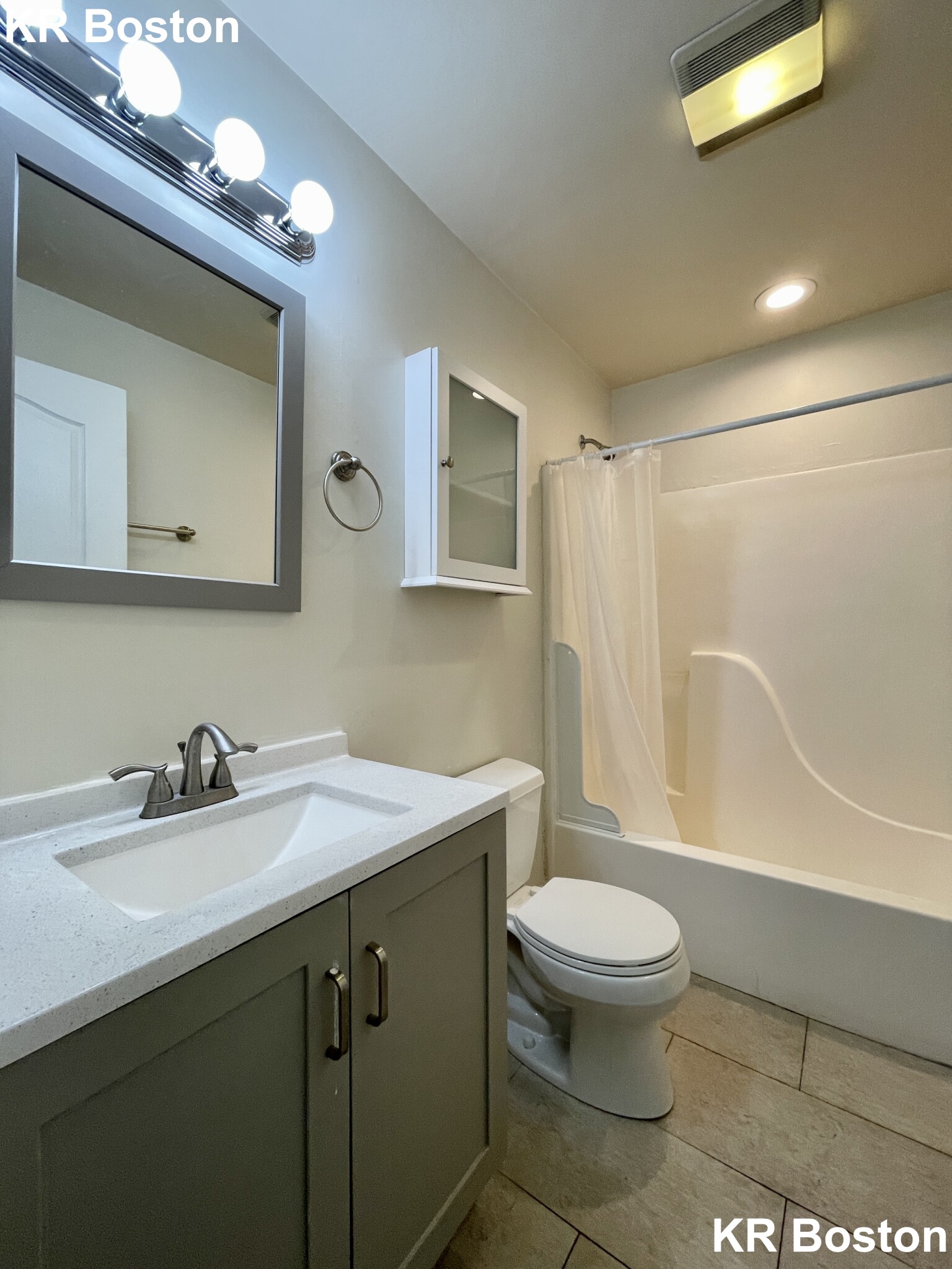 3 bed, 1 bath apartment for rent at 1130 Commonwealth Ave Unit 01, Allston — photo 3 of 4