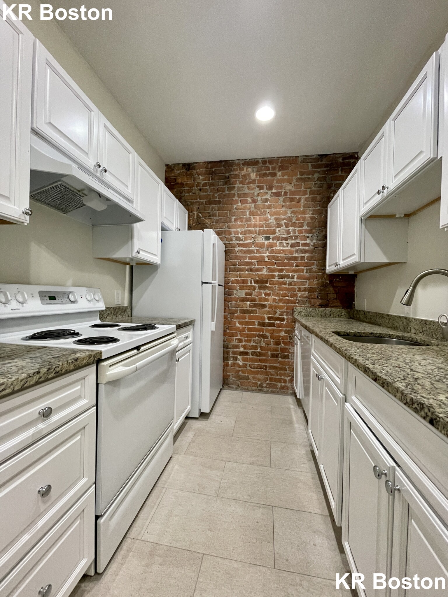 3 bed, 1 bath apartment for rent at 1130 Commonwealth Ave Unit 01, Allston — photo 2 of 4